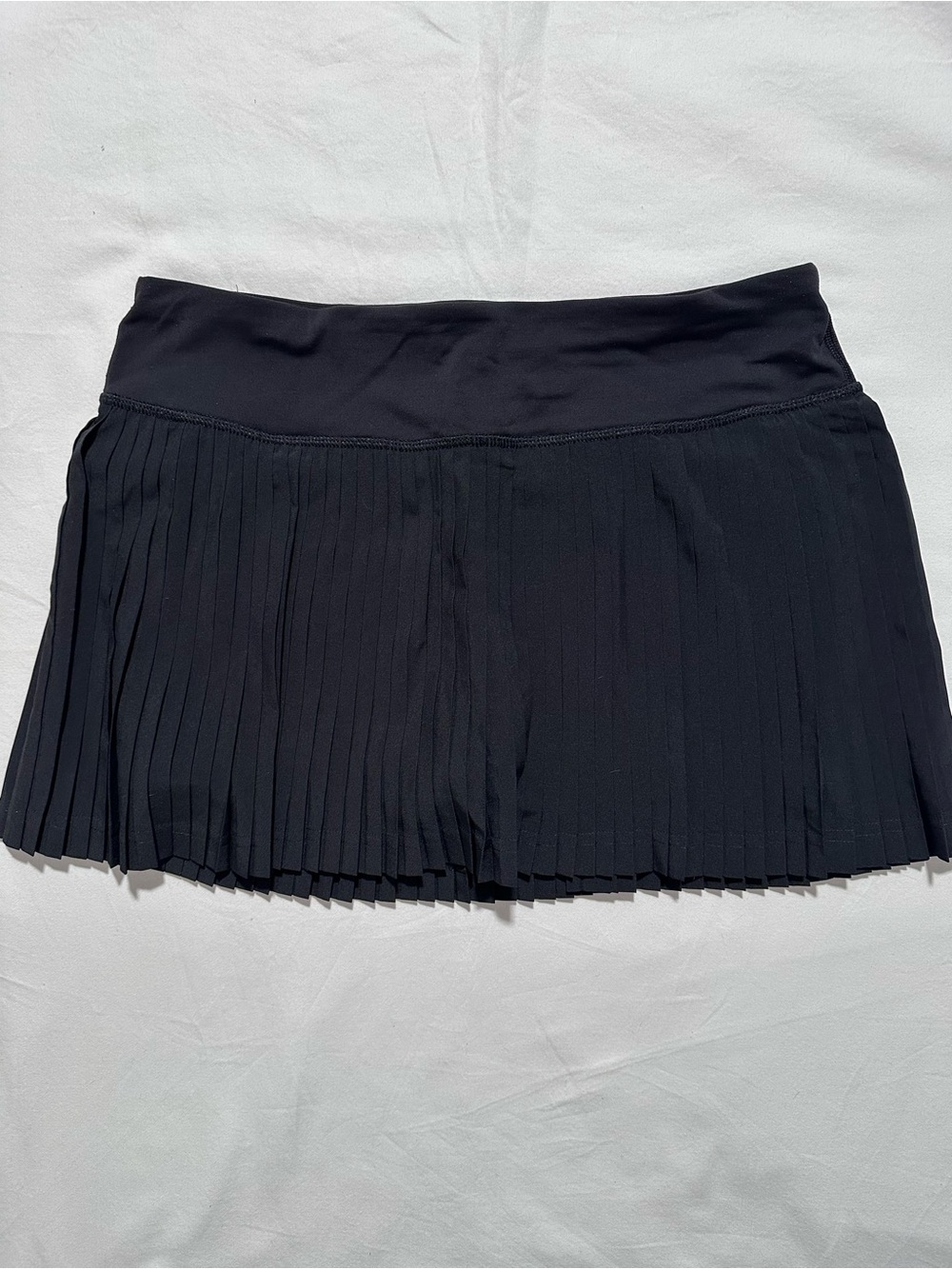 Lululemon Pleat To Street Skirt II Size 6 Black Lined $78